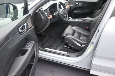 2024 Volvo XC60 Ultimate Dark Theme