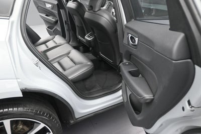2024 Volvo XC60 Ultimate Dark Theme