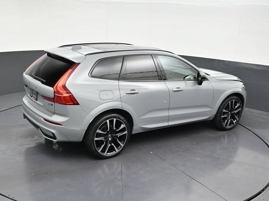 2024 Volvo XC60 Ultimate Dark Theme