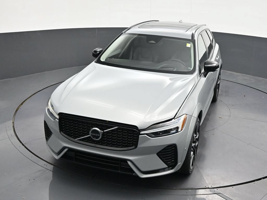 2024 Volvo XC60 Ultimate Dark Theme