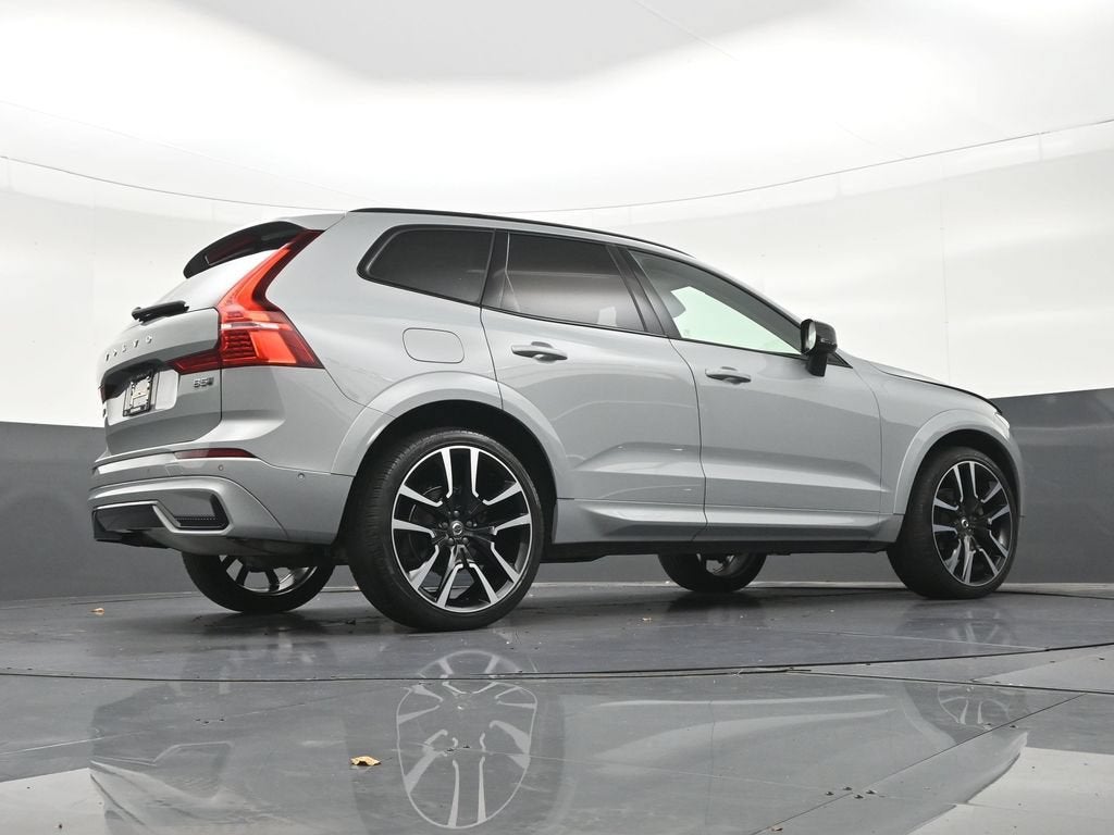 2024 Volvo XC60 Ultimate Dark Theme