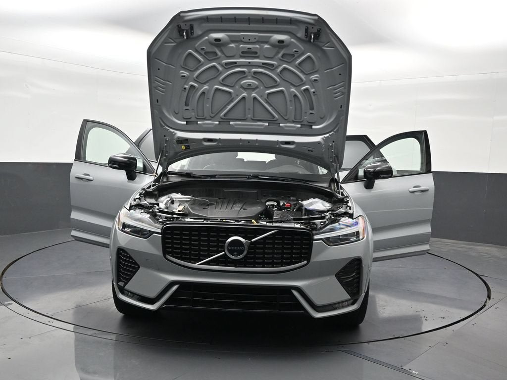 2024 Volvo XC60 Ultimate Dark Theme