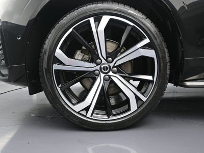 2022 Volvo XC60 R-Design