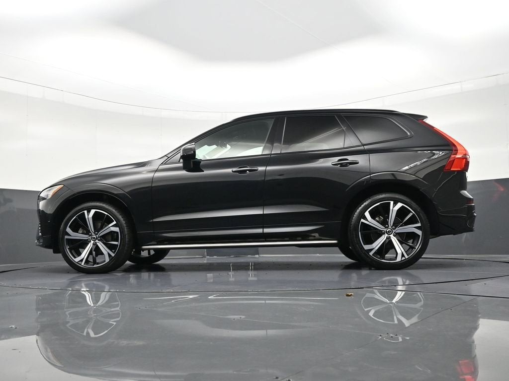 2022 Volvo XC60 R-Design