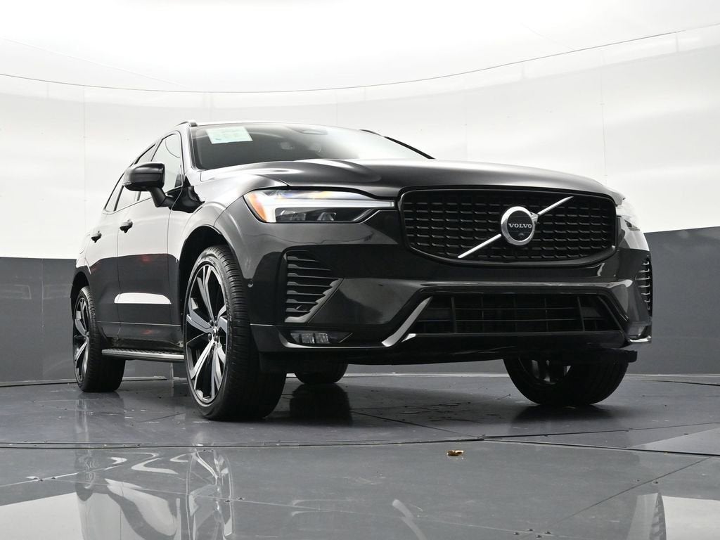2022 Volvo XC60 R-Design