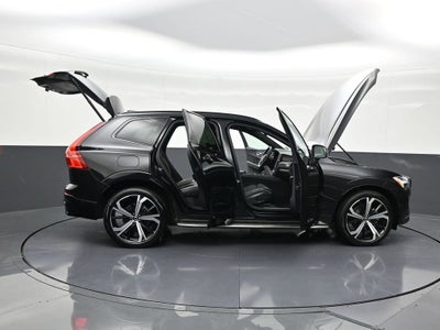 2022 Volvo XC60 R-Design