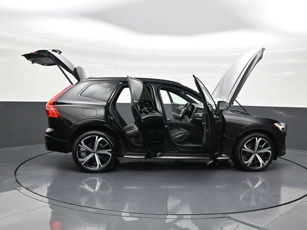 2022 Volvo XC60 R-Design