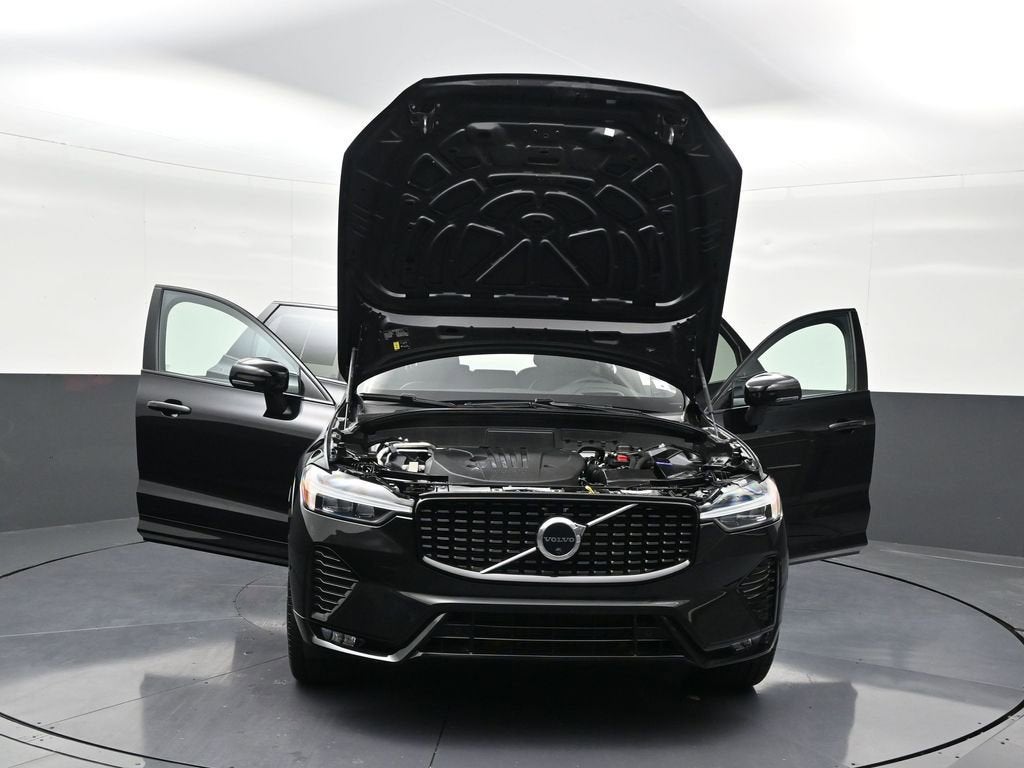 2022 Volvo XC60 R-Design