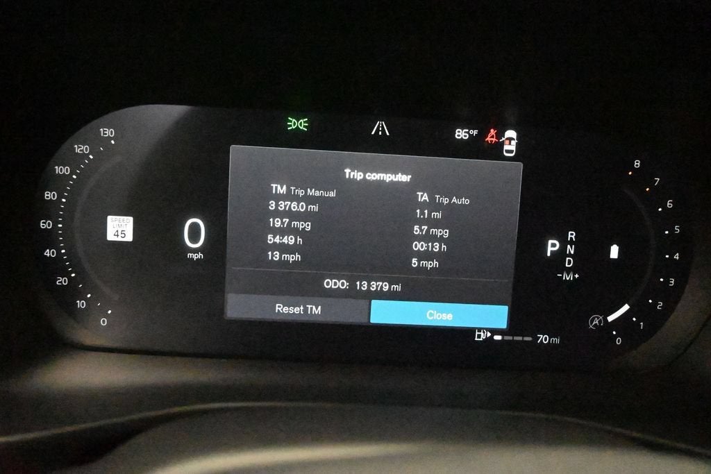 2023 Volvo XC40 B5 Plus Bright Theme