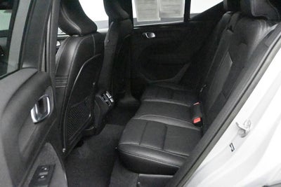 2023 Volvo XC40 B5 Plus Bright Theme