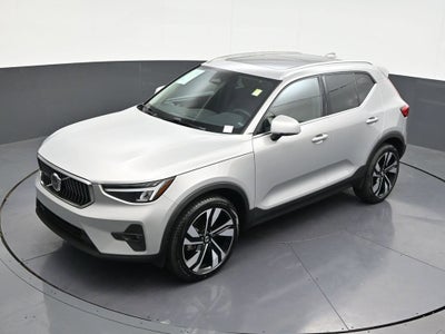 2023 Volvo XC40 B5 Plus Bright Theme