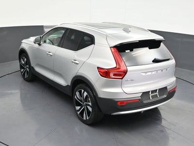 2023 Volvo XC40 B5 Plus Bright Theme