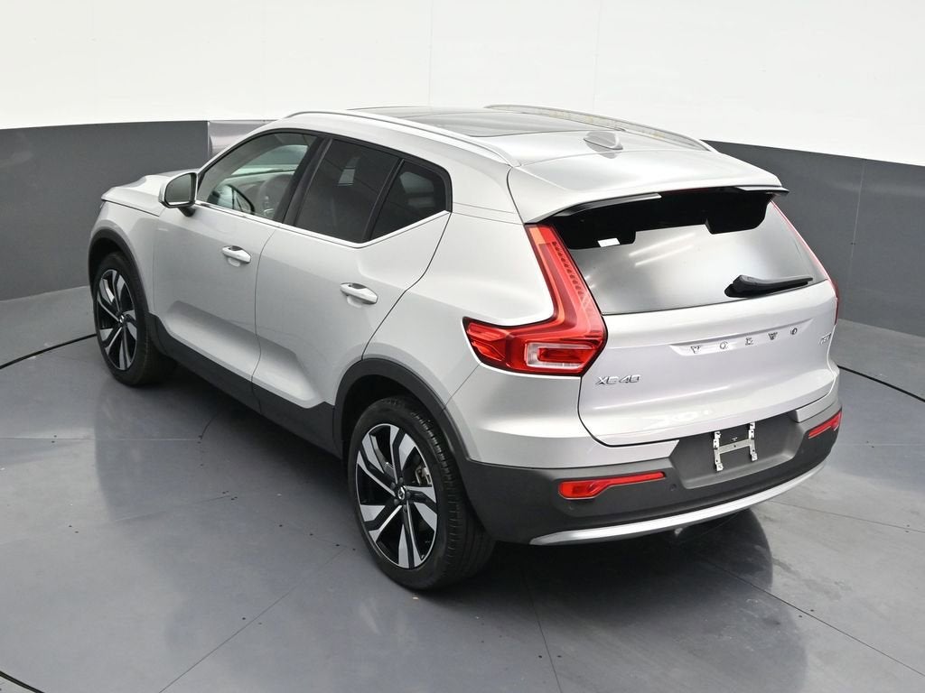 2023 Volvo XC40 B5 Plus Bright Theme