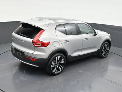 2023 Volvo XC40 B5 Plus Bright Theme
