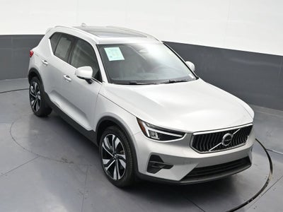 2023 Volvo XC40 B5 Plus Bright Theme