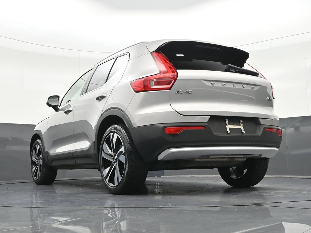 2023 Volvo XC40 B5 Plus Bright Theme