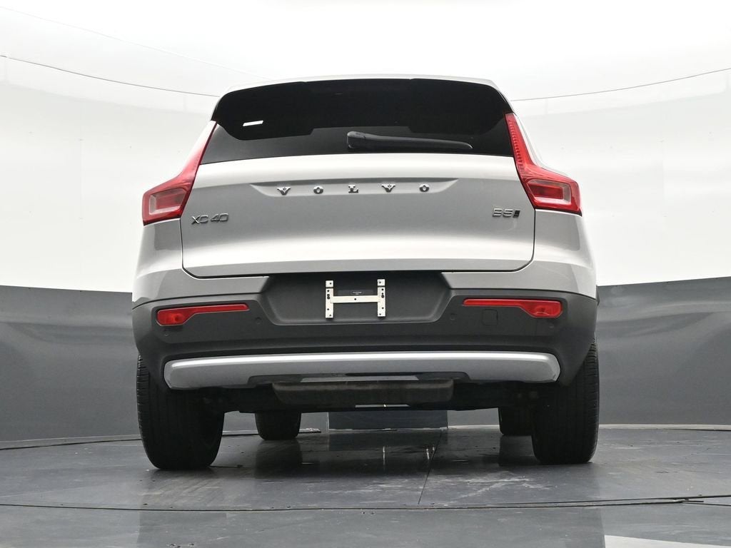2023 Volvo XC40 B5 Plus Bright Theme