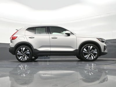 2023 Volvo XC40 B5 Plus Bright Theme