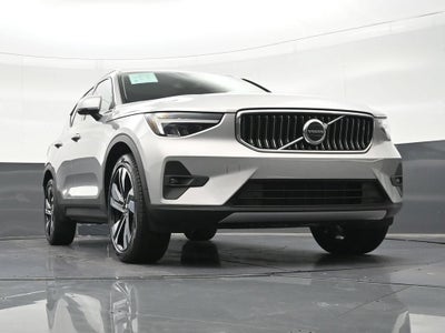 2023 Volvo XC40 B5 Plus Bright Theme