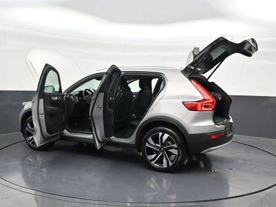 2023 Volvo XC40 B5 Plus Bright Theme