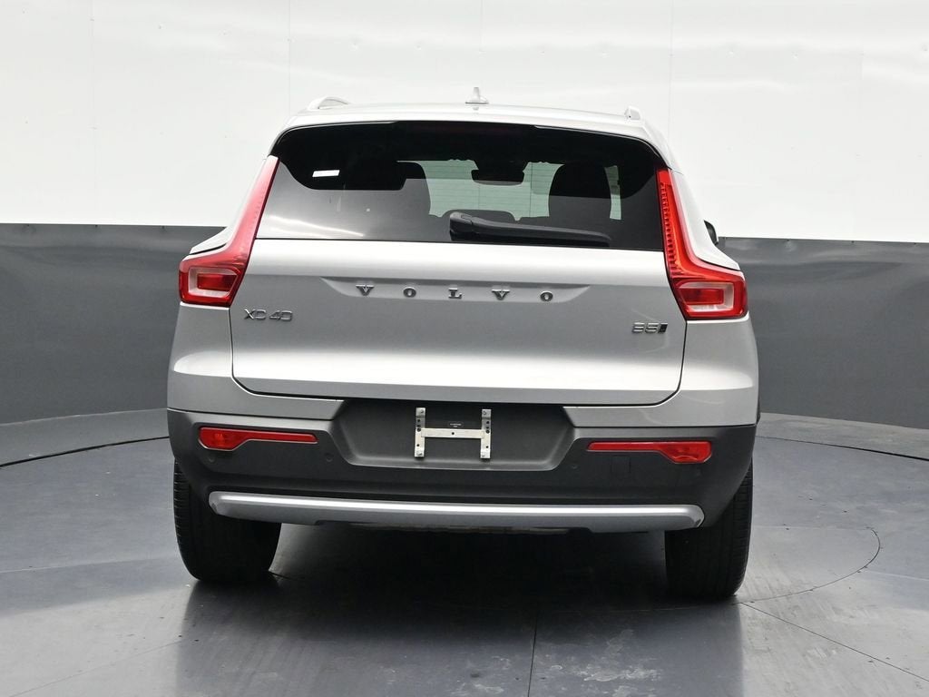 2023 Volvo XC40 B5 Plus Bright Theme