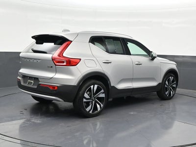 2023 Volvo XC40 B5 Plus Bright Theme