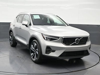 2023 Volvo XC40 B5 Plus Bright Theme