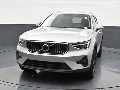 2023 Volvo XC40 B5 Plus Bright Theme