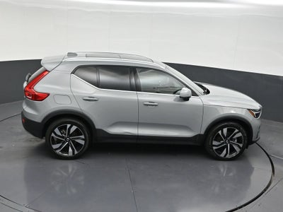 2024 Volvo XC40 B5 Plus Bright Theme