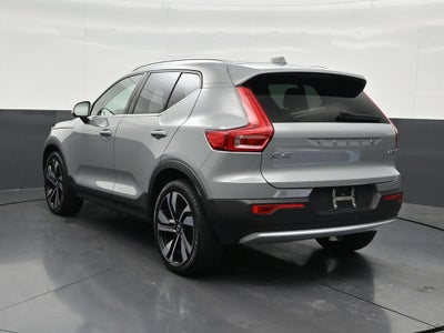 2024 Volvo XC40 B5 Plus Bright Theme