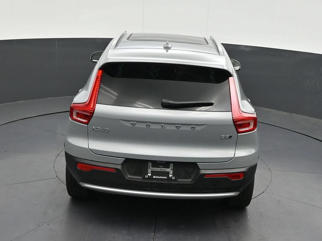 2025 Volvo XC40 Plus Bright Theme