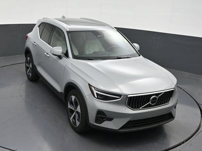 2025 Volvo XC40 Plus Bright Theme