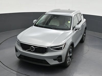 2025 Volvo XC40 Plus Bright Theme