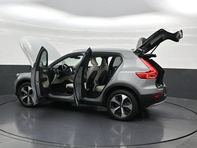 2025 Volvo XC40 Plus Bright Theme