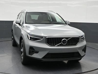 2025 Volvo XC40 Plus Bright Theme