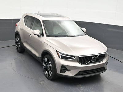 2024 Volvo XC40 B5 Plus Bright Theme