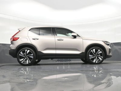 2024 Volvo XC40 B5 Plus Bright Theme