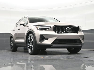 2024 Volvo XC40 B5 Plus Bright Theme