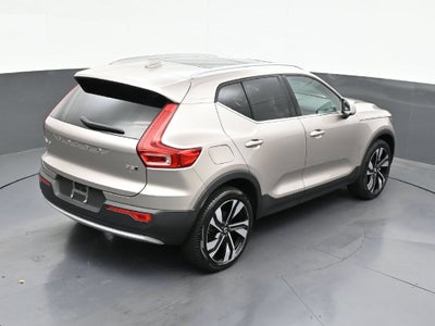 2024 Volvo XC40 Plus Bright Theme