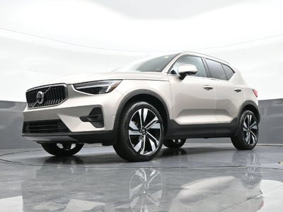 2024 Volvo XC40 Plus Bright Theme