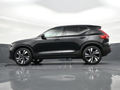 2023 Volvo XC40 Ultimate Bright Theme