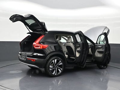 2023 Volvo XC40 Ultimate Bright Theme