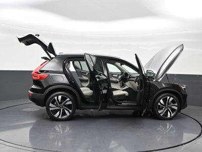 2023 Volvo XC40 Ultimate Bright Theme
