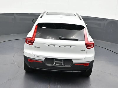 2024 Volvo XC40 Plus Dark Theme