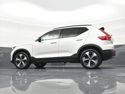 2024 Volvo XC40 Plus Dark Theme
