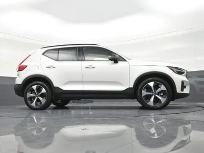 2024 Volvo XC40 Plus Dark Theme