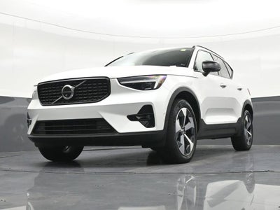 2024 Volvo XC40 Plus Dark Theme