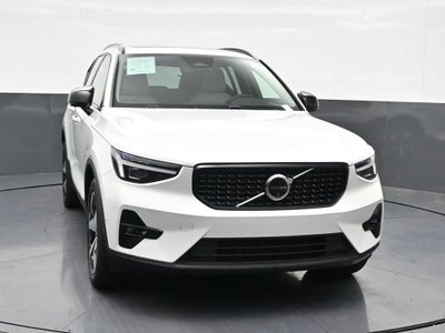 2024 Volvo XC40 Plus Dark Theme