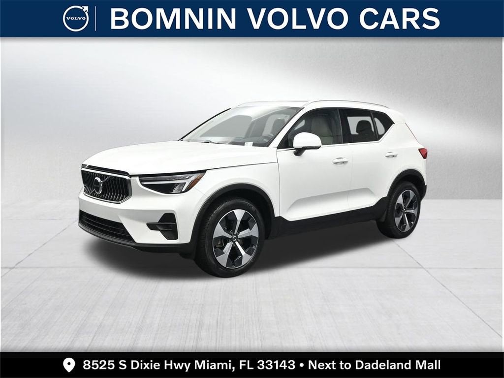 2023 Volvo XC40 Plus Bright Theme