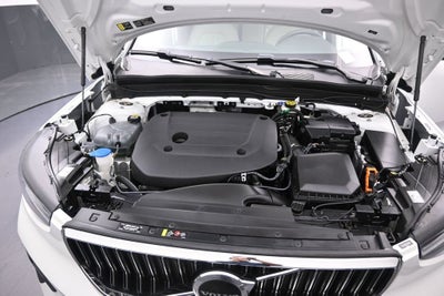 2023 Volvo XC40 Plus Bright Theme